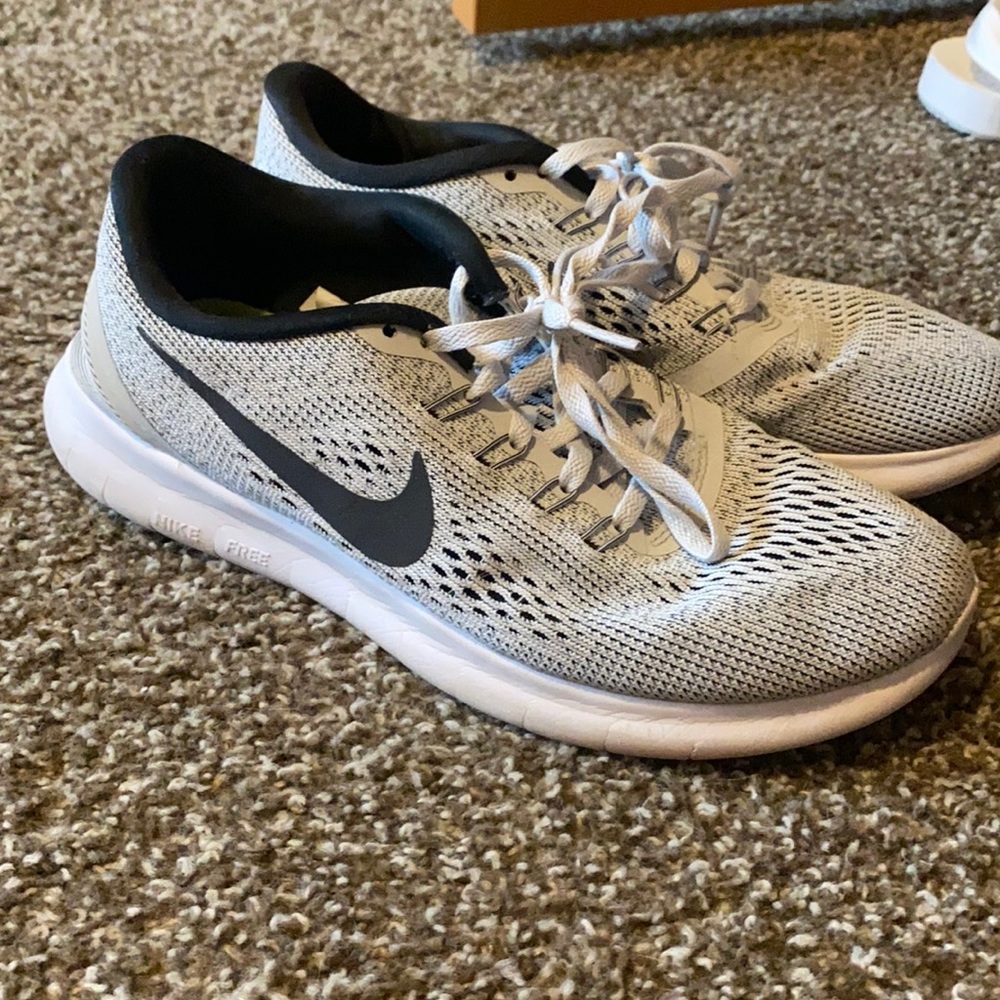 Women’s nikes